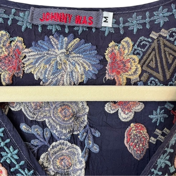 Johnny Was Flawed Gem Kalea Tunic Floral Navy Size Medium Top - Picture 8 of 10